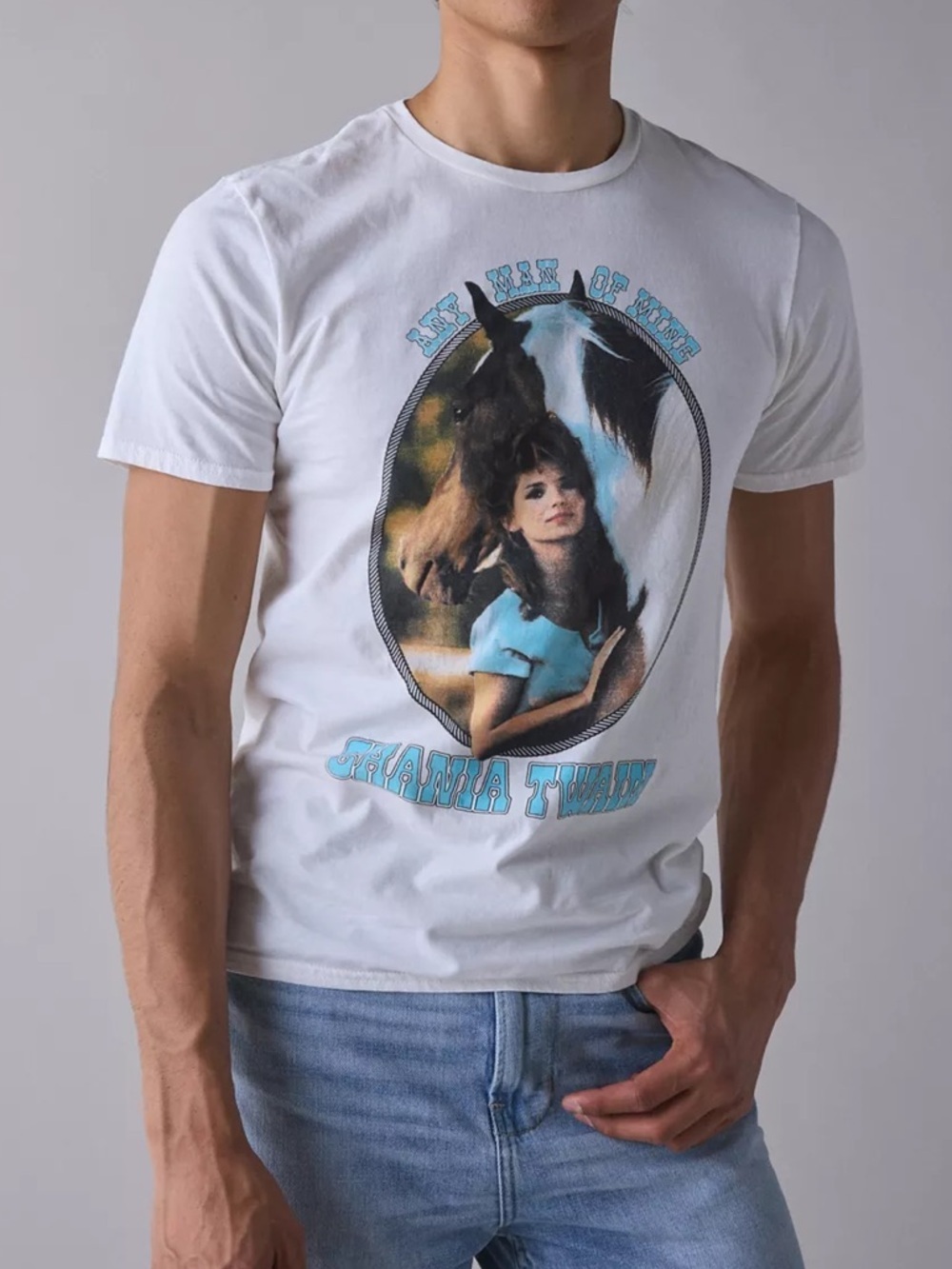 NWOT Urban Outfitters Shania Twain Any Man Of Mine Graphic Tee Size Medium